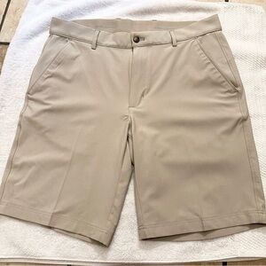 Size 32 Greg Norman Men’s Khaki Shorts